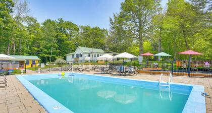 Screened Porch & Pool: Cabin Near Bethel Woods!