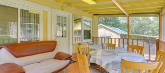 Screened Porch + Fire Pit: Cabin Near Bethel Woods