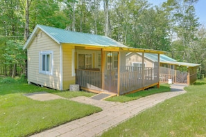House (1 Bedroom) | Interior - Screened Porch + Fire Pit: Cabin Near Bethel Woods (Mongaup Valley)