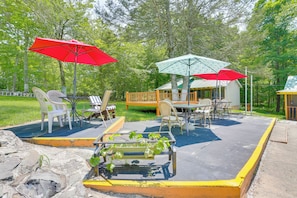 House (1 Bedroom) | Interior - Screened Porch + Fire Pit: Cabin Near Bethel Woods (Mongaup Valley)