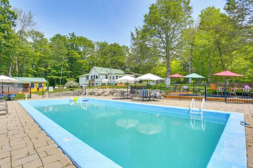 5 Mi to Marina & Raceways: Mongaup Valley Retreat!