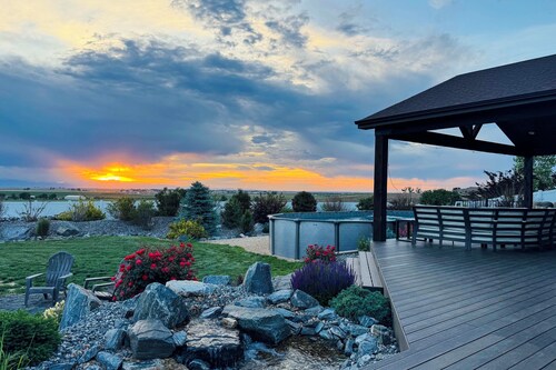 Private Hot Tub + Game Room: Keenesburg Getaway!