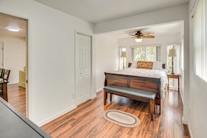 House (2 Bedrooms) | Interior