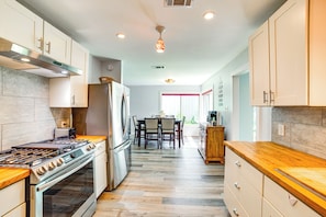 House (2 Bedrooms) | Interior - Lake Tawakoni Access + Hot Tub - Wills Point Home! (Wills Point)
