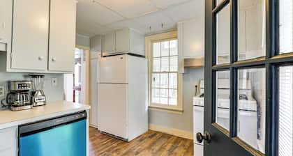 Near Shops & Parks: Dog-friendly Maryland Gem