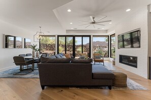 Televisión y reproductor de DVD 