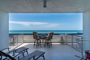 Property grounds - Relaxing Beachfront Stay at The Apollo (Marco Island)