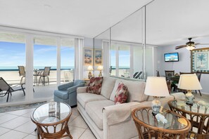 TV - Relaxing Beachfront Stay at The Apollo (Marco Island)