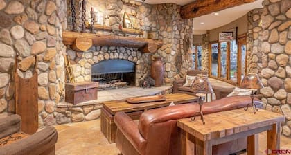 Corner condo! / Pool, Hot Tub, Ski In/Out!