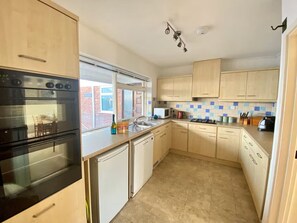 Microwave, oven, dishwasher