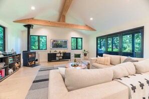 Smart-TV, Bücher, Musikbibliothek