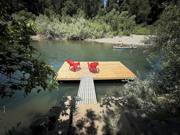 Property grounds - Riverside PLAYCATION! Private Dock! Hot Tub~Pups OK! Point of View (Forestville)