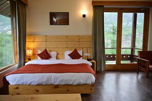 Honeymoon tweepersoonskamer | Een bureau, een laptopwerkplek, gratis wifi