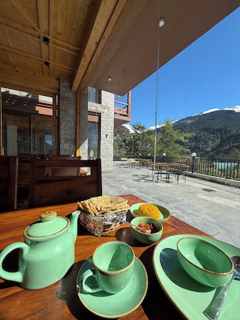 Restaurant. Rigzin House by Meghsparsh Resorts