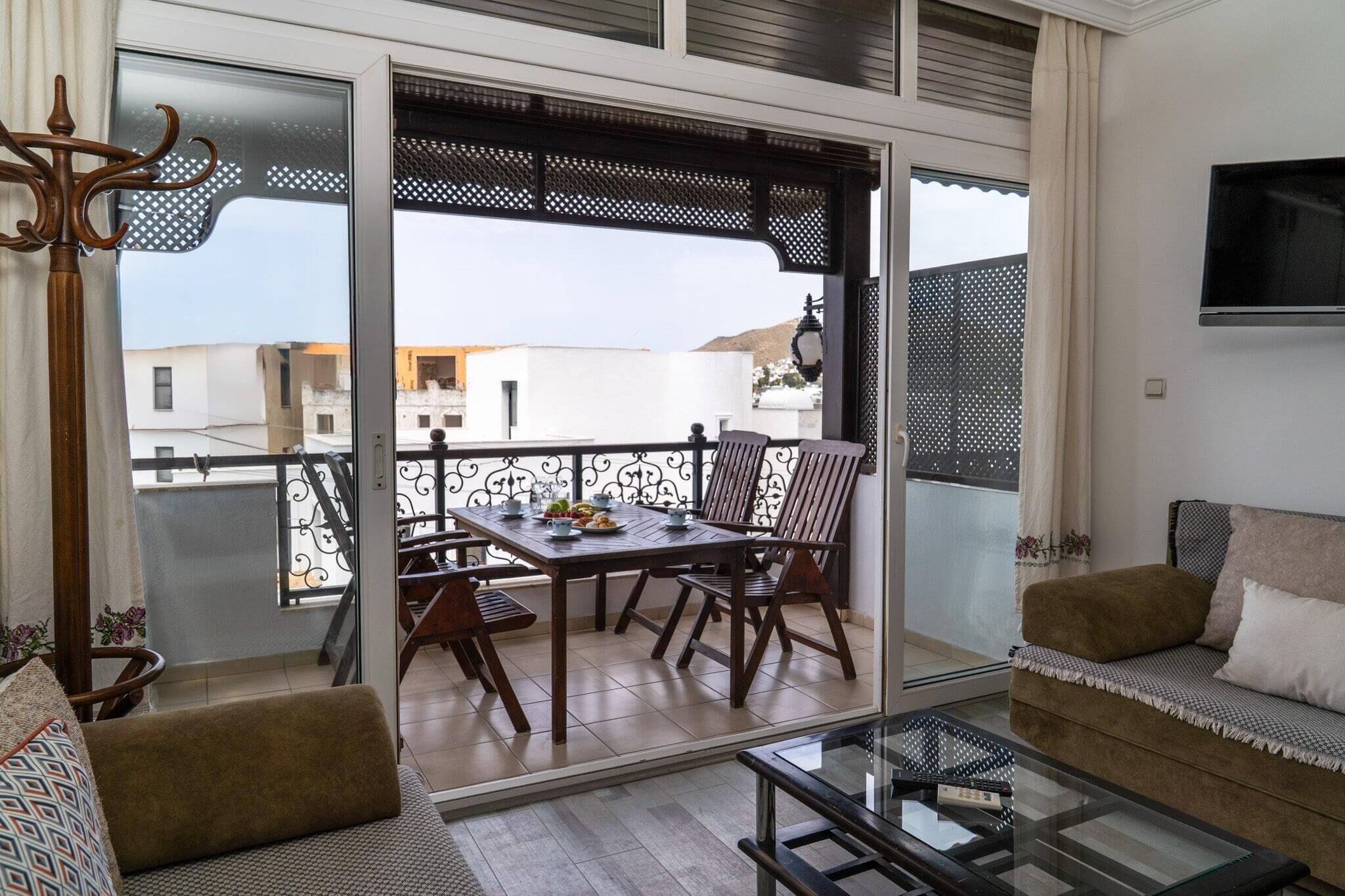 Appartement supérieur, balcon, vue sur la piscine | Accès au Wi-Fi (inclus), literie fournie