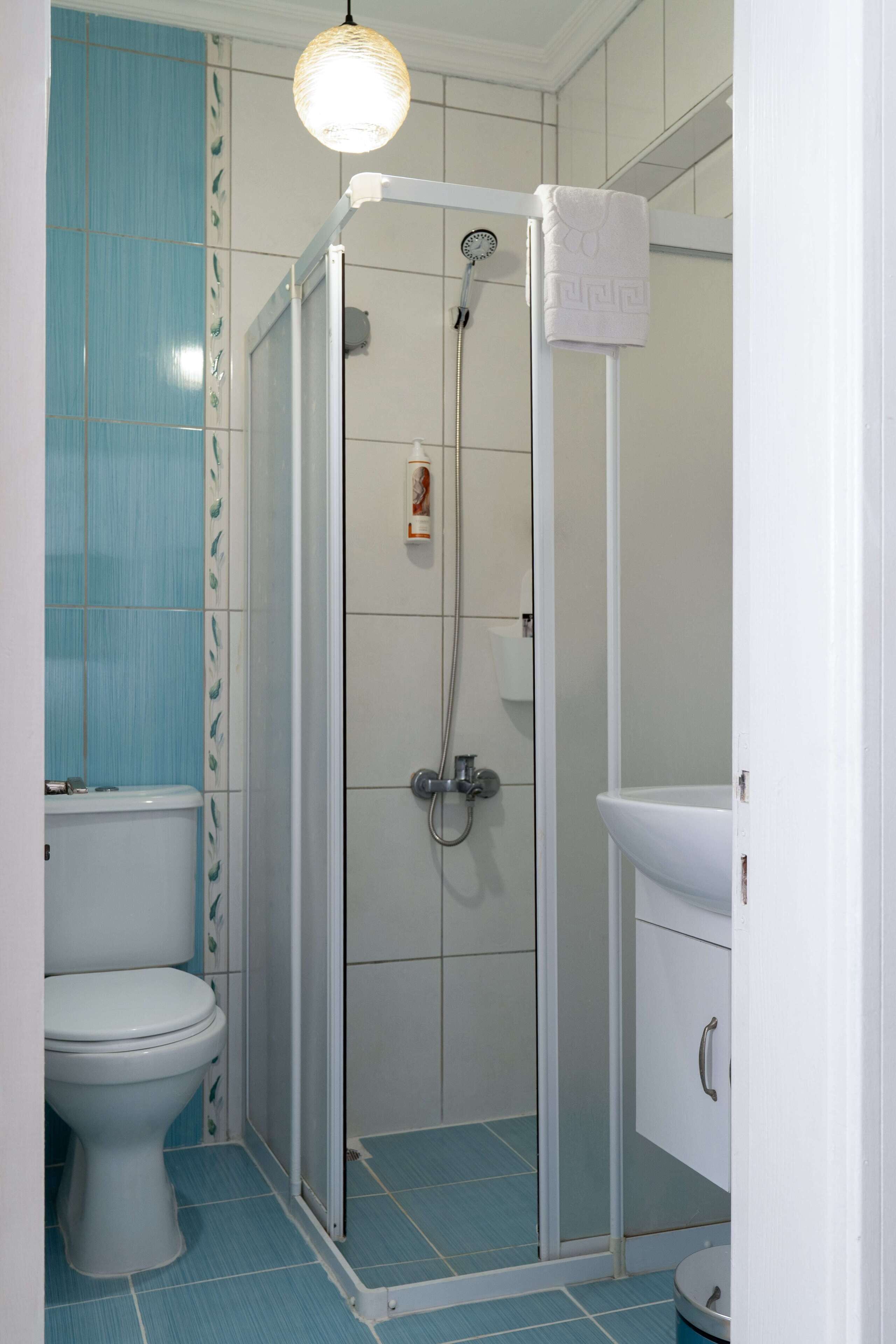 Douche, serviettes fournies