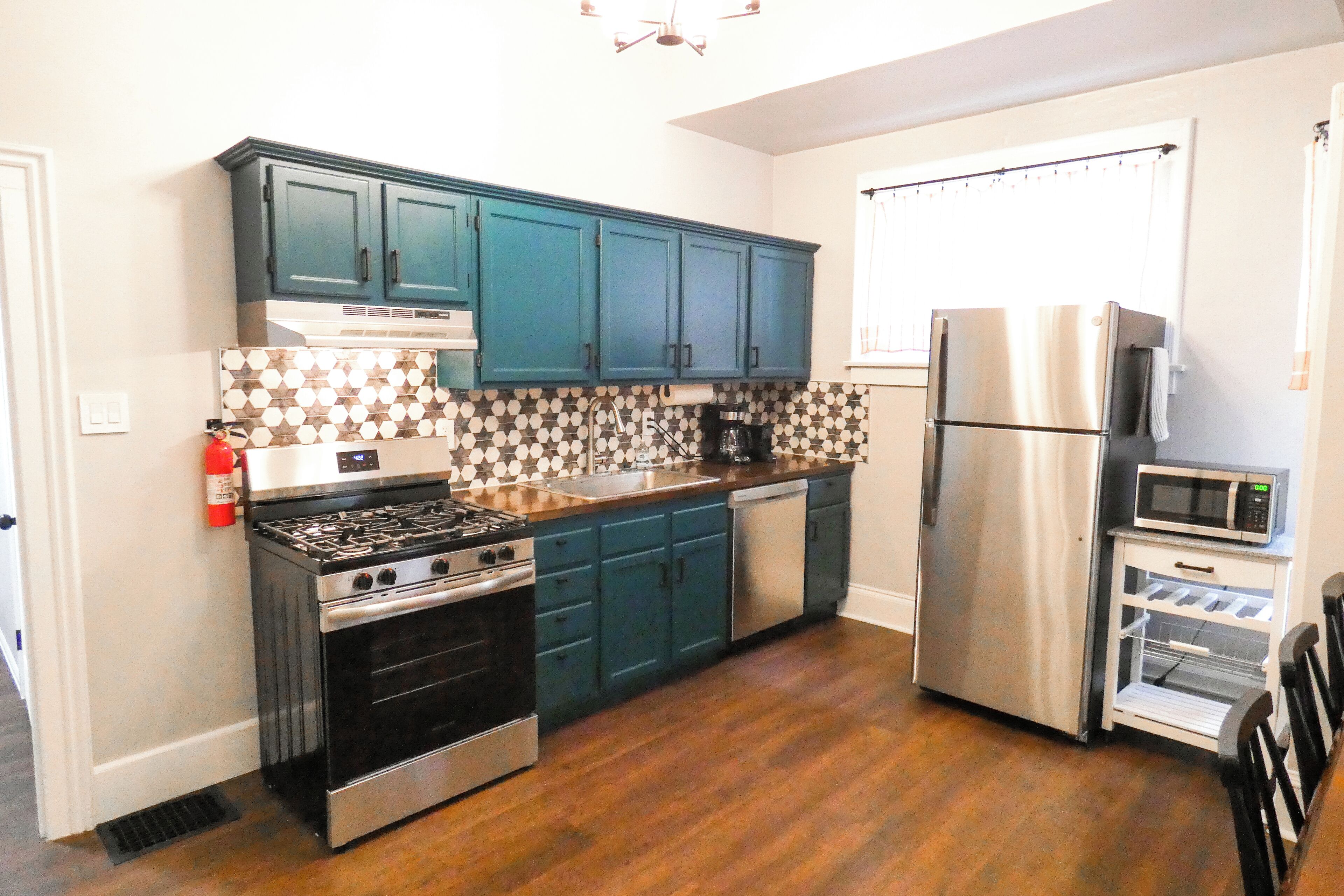 Microwave, oven, stovetop, dishwasher