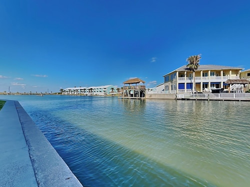 #319 Something's Fishsea | Waterfront + Pool