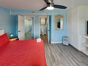 1 bedroom, iron/ironing board, internet, bed sheets