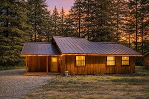 House, 3 Bedrooms | Exterior - River Song Cabin 3 Bedroom Home (Leavenworth)