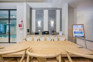 Condo, 3 chambres | Restauration