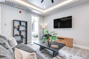 House, 3 Bedrooms | Living area | Smart TV