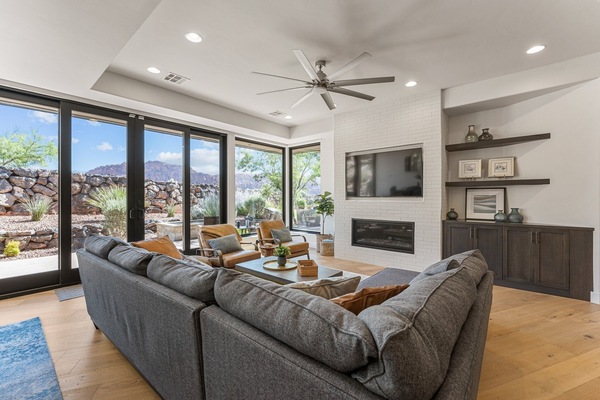 House, 3 Bedrooms | Living area | Smart TV
