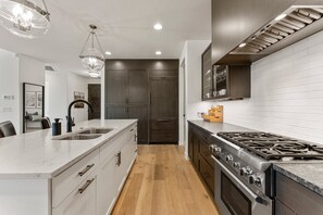 Private kitchen - The Yucca Flower #11 3 Bedroom Home (Ivins)