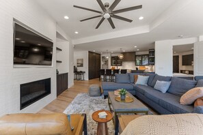 Living area - The Yucca Flower #11 3 Bedroom Home (Ivins)