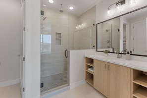Stadtwohnung, 6 Schlafzimmer | Badezimmer