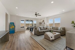 Townhome, 6 Bedrooms | Living area | Smart TV