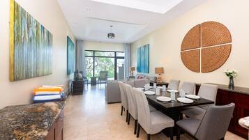 House, 3 Bedrooms | Dining