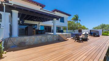 House, 4 Bedrooms | Outdoor dining