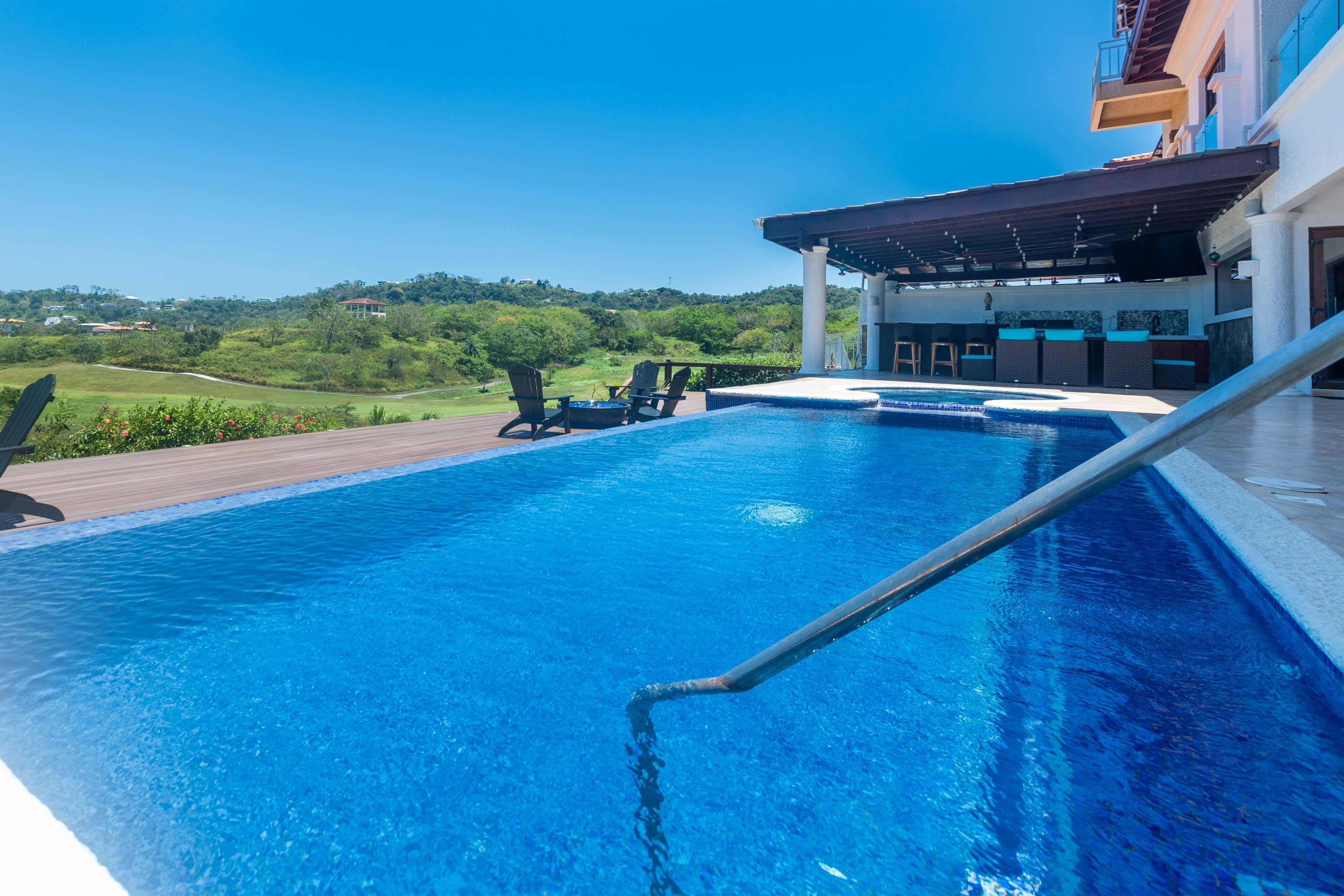 منزل - ٤ غرف نوم | حمام سباحة