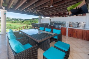 House, 3 Bedrooms | Outdoor dining