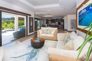 Maison, 4 chambres | Aire de séjour