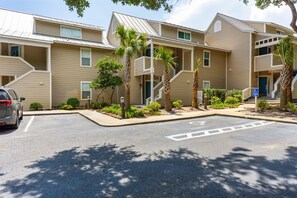 Condo, 2 Bedrooms | Exterior