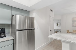 Appart'hôtel, 2 chambres | Cuisine privée | Réfrigérateur, four, cafetière/bouilloire