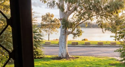 Special offer* “Lake Escape – Lakefront Luxury for All