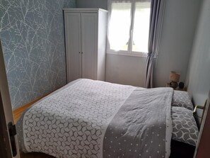 Wi-Fi de cortesia, roupa de cama