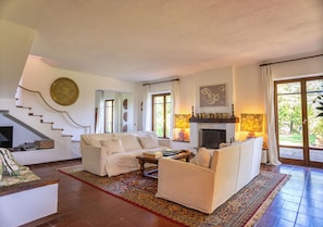 TV connectée, cheminée