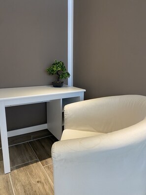 Interior - Modern 3.5 room apartment with balcony, elevator (Duisburg)