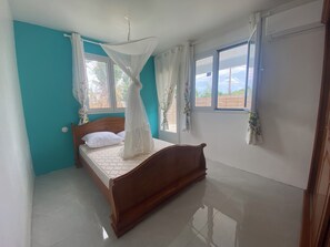 2 habitaciones, tabla de planchar con plancha, wifi y ropa de cama