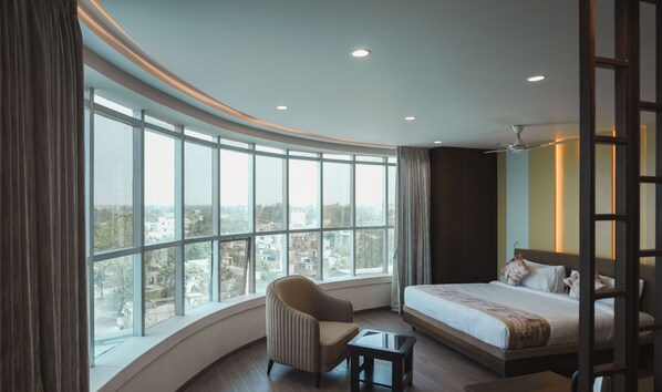 Suite, City View