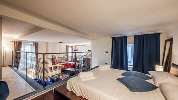 2 camere, una scrivania, ferro/asse da stiro, Wi-Fi gratuito