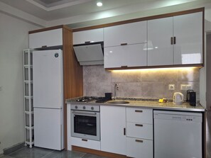 Four, plaque de cuisson, lave-vaisselle
