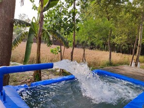 Bañera de hidromasaje al aire libre