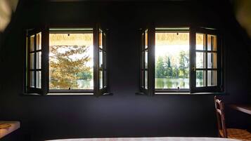 2 habitaciones, tabla de planchar con plancha, wifi y ropa de cama