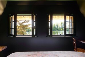 3 slaapkamers, een strijkplank/strijkijzer, wifi, beddengoed