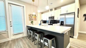 Microwave, oven, dishwasher, coffee/tea maker